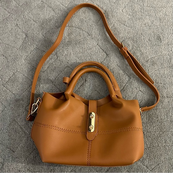 Handbags - Camel Brown Leather Crossbody Handbag Gold Hardware